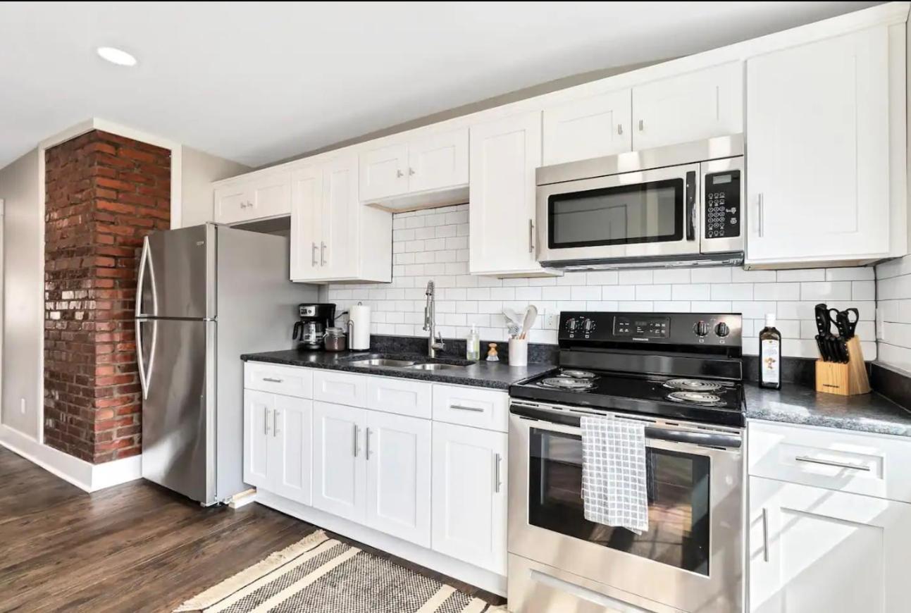 Holiday home Lavish Flat W King Bed In Near Dt Food & Shops Louisville