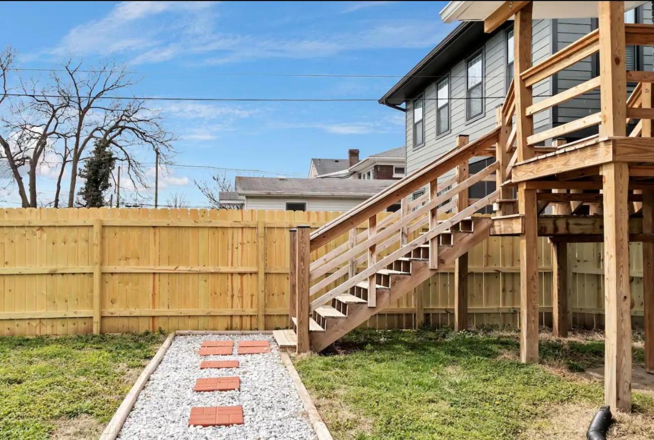 Lavish Flat W King Bed In Near Dt Food & Shops Holiday home Louisville