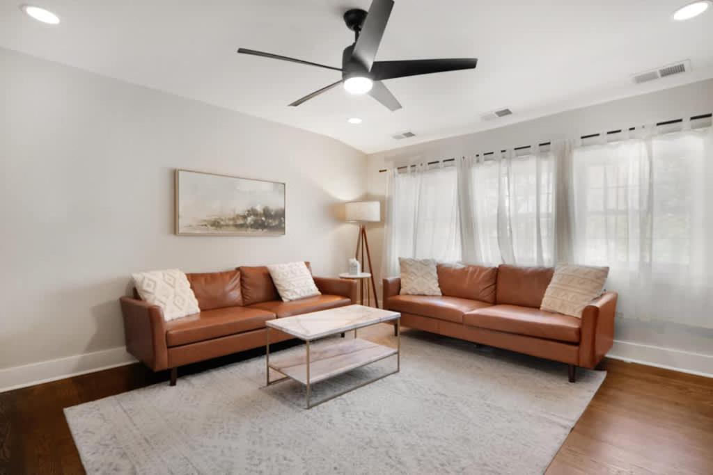 Holiday home Lavish Flat W King Bed In Near Dt Food & Shops Louisville